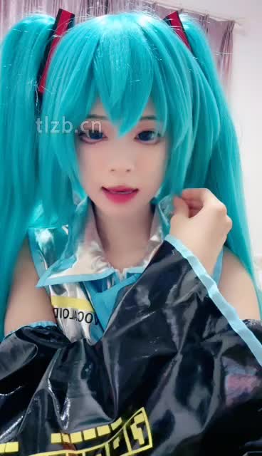 初音未来 皮靴 裸足 羞辱 真人调教 踩踏 舔脚 舔鞋