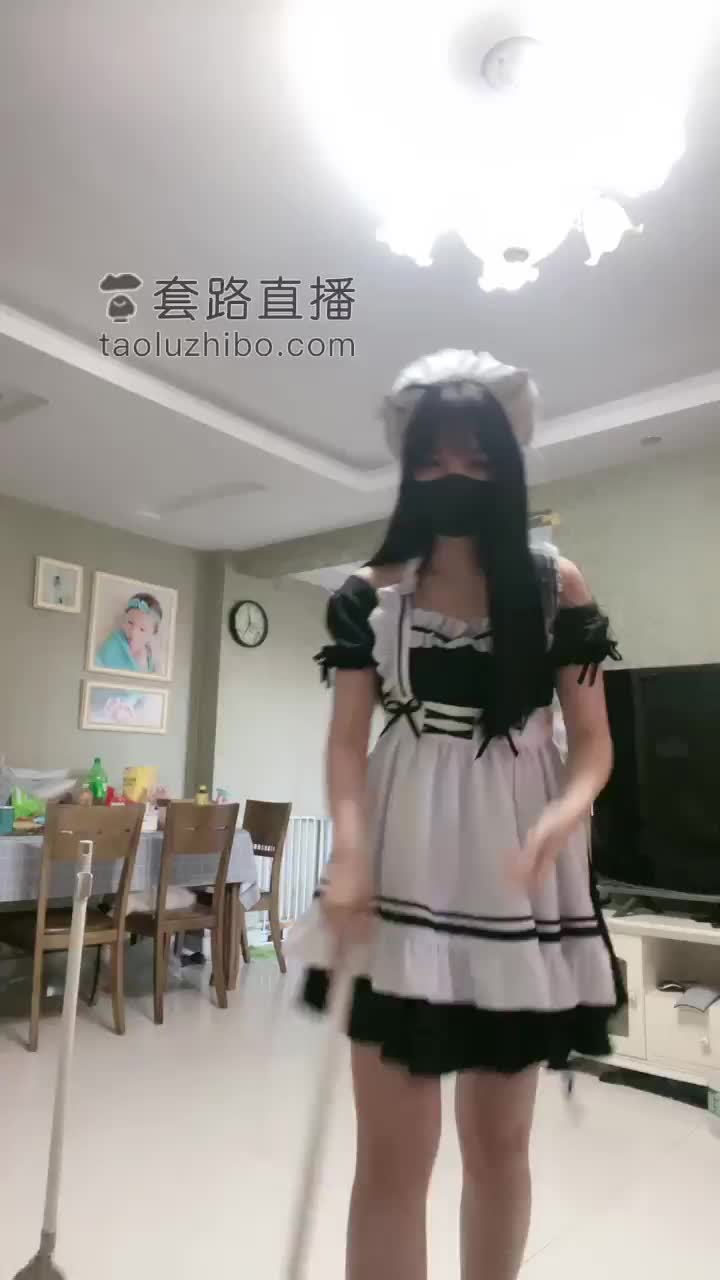 女仆装 lolita 裸足 调教